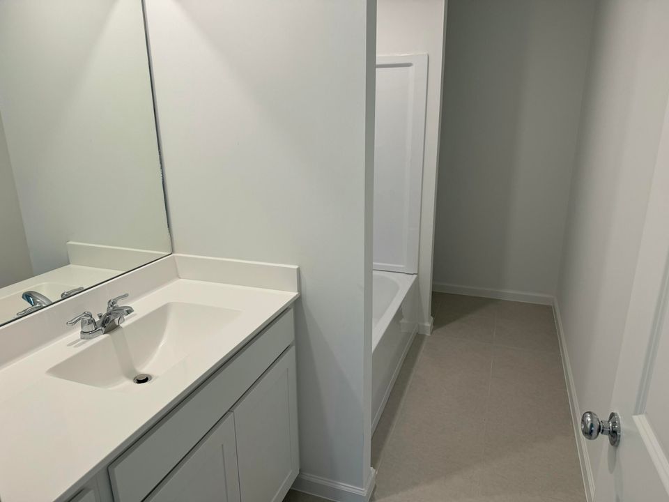 For Rent: $2,750 (5 beds, 2 baths, 2326 Square Feet)