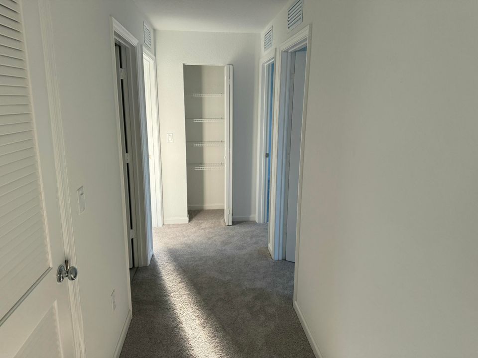 For Rent: $2,750 (5 beds, 2 baths, 2326 Square Feet)