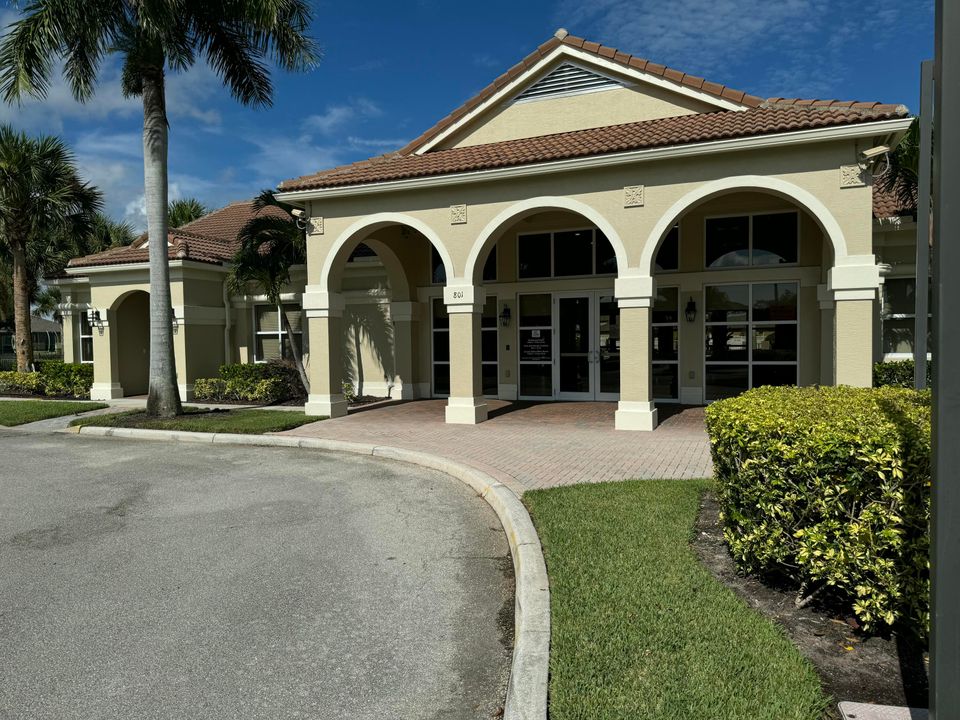 For Rent: $2,750 (5 beds, 2 baths, 2326 Square Feet)