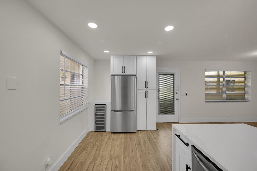 На продажу: $160,000 (2 спален, 2 ванн, 920 Квадратных фут)