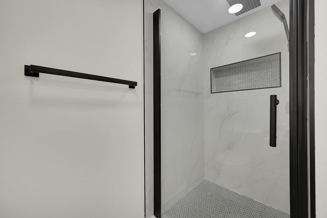 На продажу: $160,000 (2 спален, 2 ванн, 920 Квадратных фут)