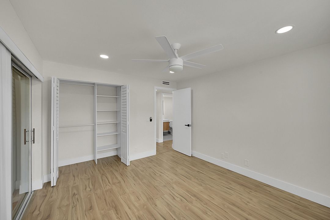 На продажу: $160,000 (2 спален, 2 ванн, 920 Квадратных фут)