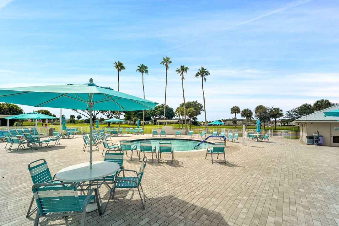 На продажу: $160,000 (2 спален, 2 ванн, 920 Квадратных фут)