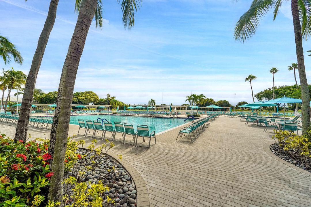 На продажу: $160,000 (2 спален, 2 ванн, 920 Квадратных фут)