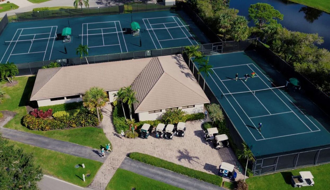 出租: $10,500 (2 贝兹, 2 浴室, 2820 平方英尺)