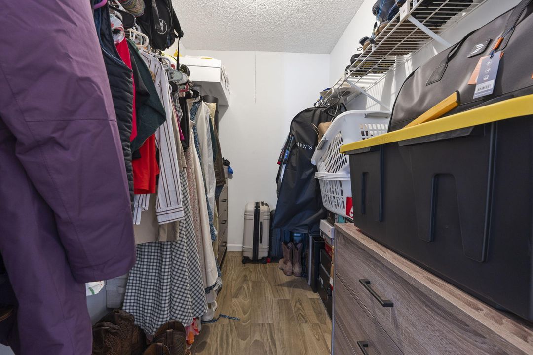 For Sale: $349,000 (2 beds, 2 baths, 1177 Square Feet)