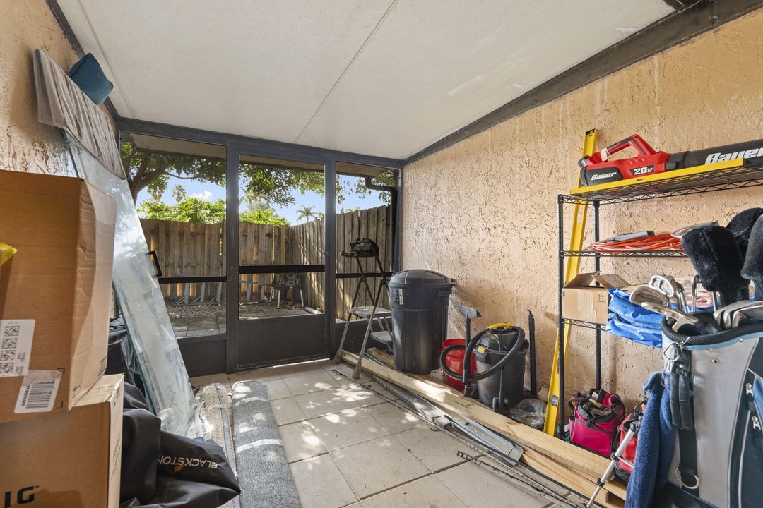 For Sale: $349,000 (2 beds, 2 baths, 1177 Square Feet)