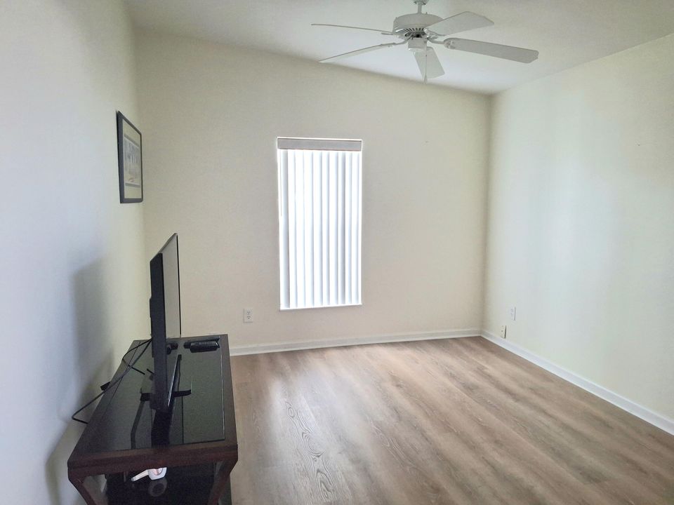 En Venta: $159,900 (2 camas, 2 baños, 1342 Pies cuadrados)