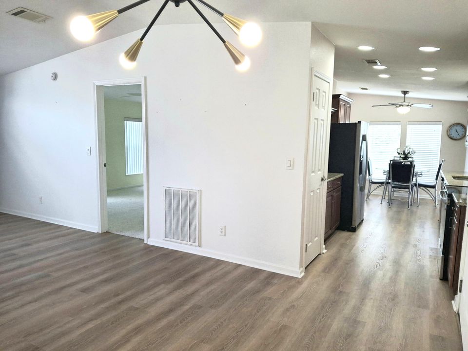 En Venta: $159,900 (2 camas, 2 baños, 1342 Pies cuadrados)