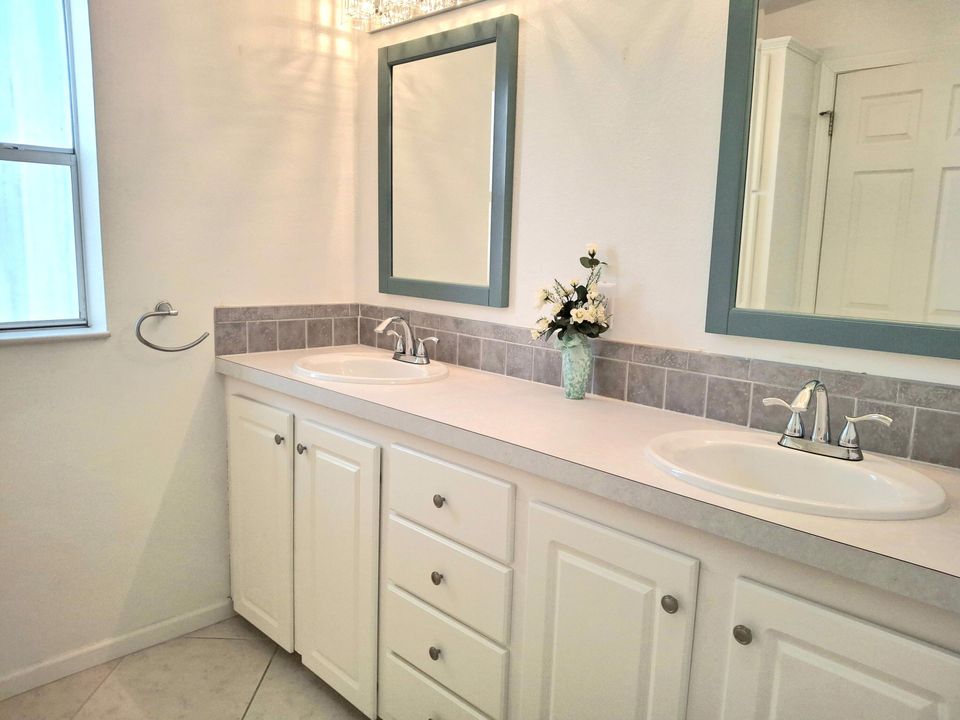 En Venta: $159,900 (2 camas, 2 baños, 1342 Pies cuadrados)