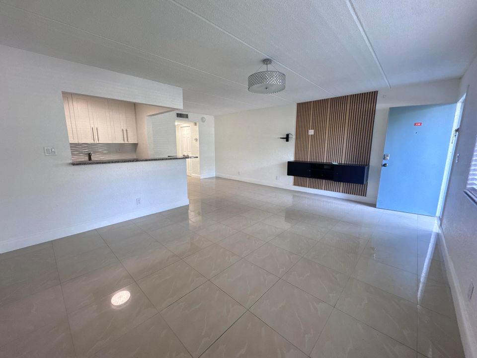 В аренду: $1,700 (1 спален, 1 ванн, 722 Квадратных фут)