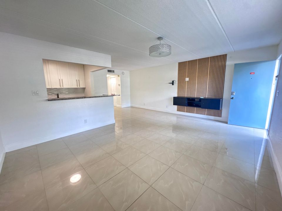 В аренду: $1,700 (1 спален, 1 ванн, 722 Квадратных фут)