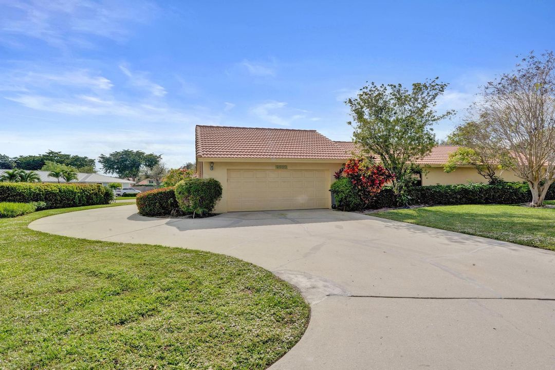 For Sale: $899,000 (3 beds, 2 baths, 2151 Square Feet)