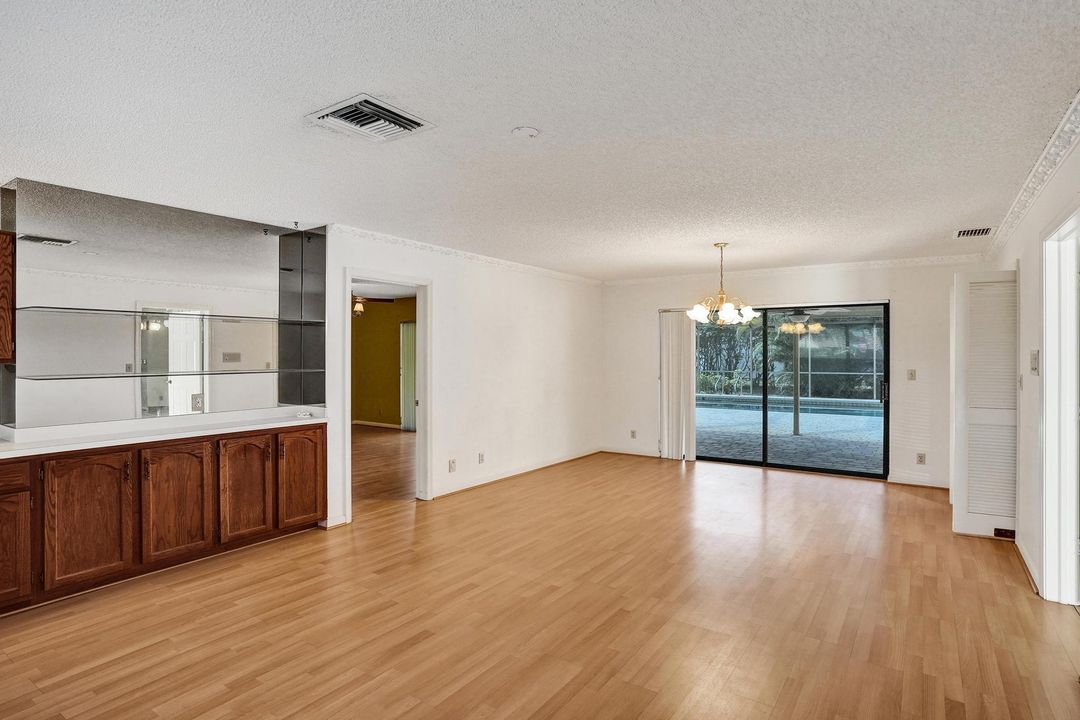 For Sale: $899,000 (3 beds, 2 baths, 2151 Square Feet)