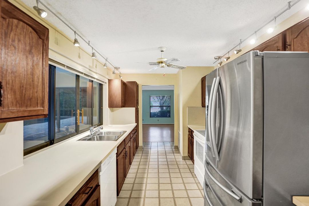 For Sale: $899,000 (3 beds, 2 baths, 2151 Square Feet)