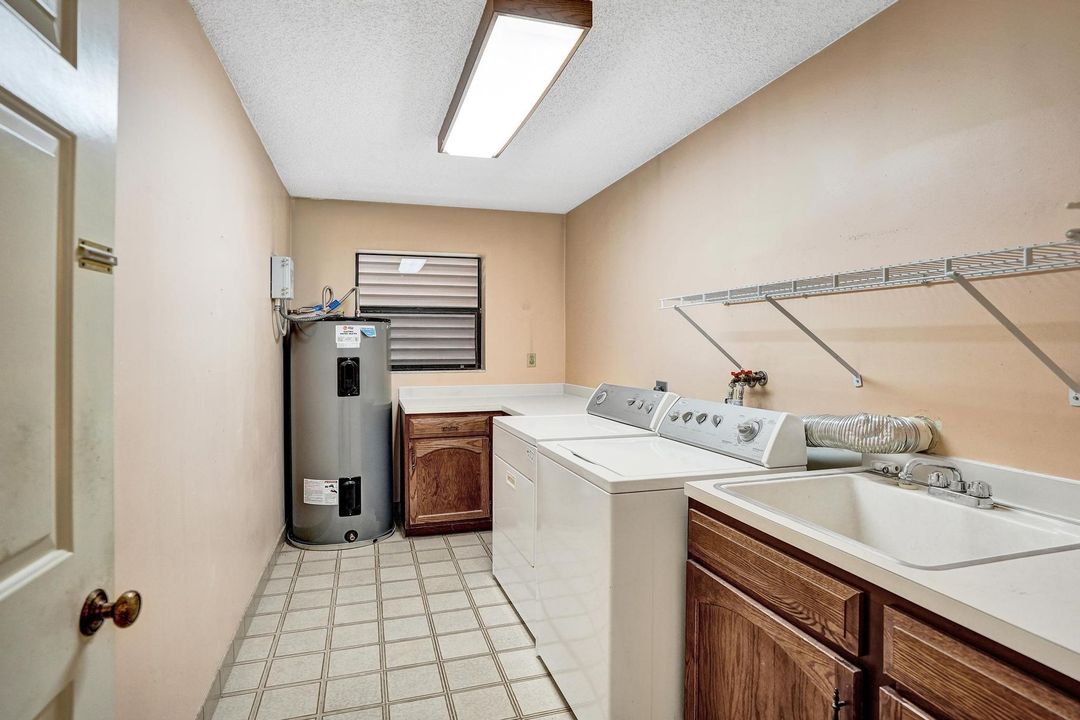 For Sale: $899,000 (3 beds, 2 baths, 2151 Square Feet)