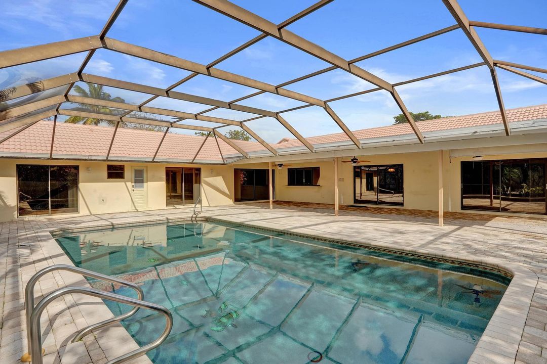 For Sale: $899,000 (3 beds, 2 baths, 2151 Square Feet)