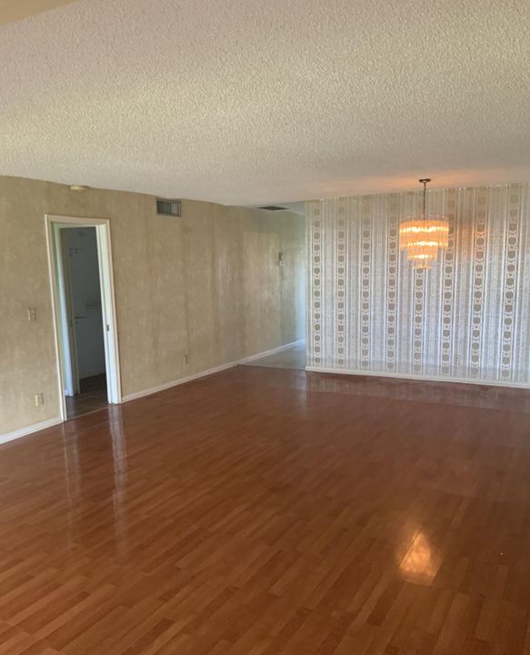 На продажу: $124,900 (2 спален, 2 ванн, 1148 Квадратных фут)