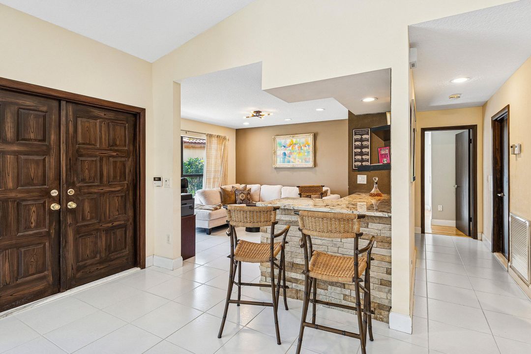 For Sale: $675,000 (2 beds, 2 baths, 1939 Square Feet)