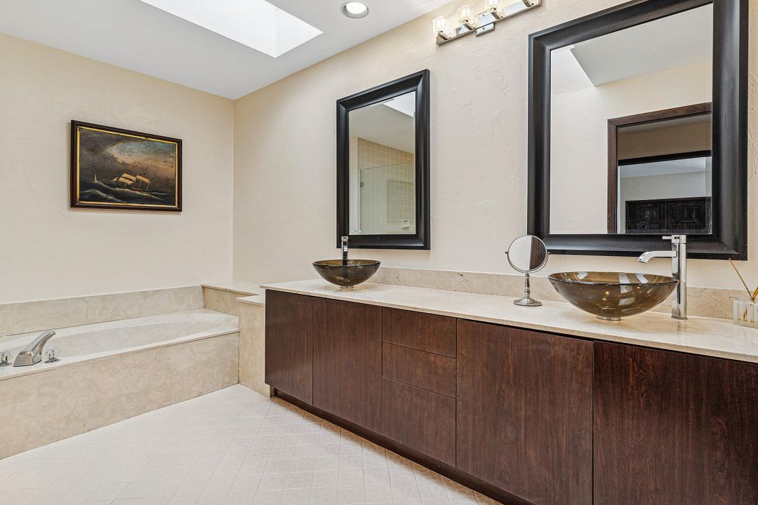 For Sale: $675,000 (2 beds, 2 baths, 1939 Square Feet)