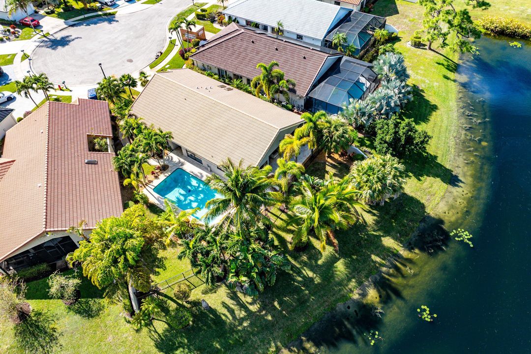 For Sale: $675,000 (2 beds, 2 baths, 1939 Square Feet)