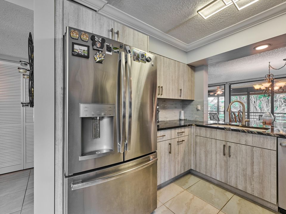 En Venta: $335,000 (3 camas, 2 baños, 1549 Pies cuadrados)