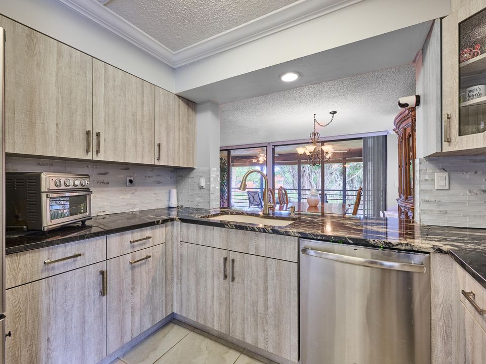 En Venta: $335,000 (3 camas, 2 baños, 1549 Pies cuadrados)