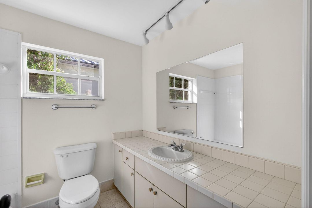 В аренду: $5,500 (4 спален, 2 ванн, 2041 Квадратных фут)