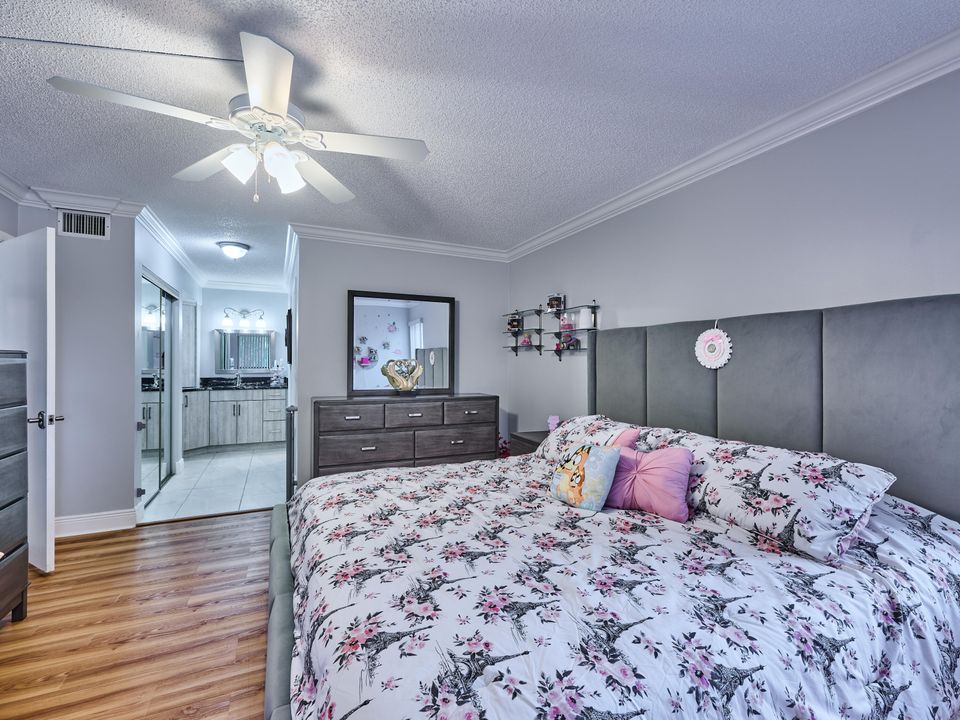 En Venta: $335,000 (3 camas, 2 baños, 1549 Pies cuadrados)