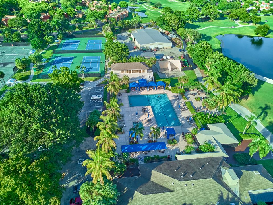 En Venta: $335,000 (3 camas, 2 baños, 1549 Pies cuadrados)