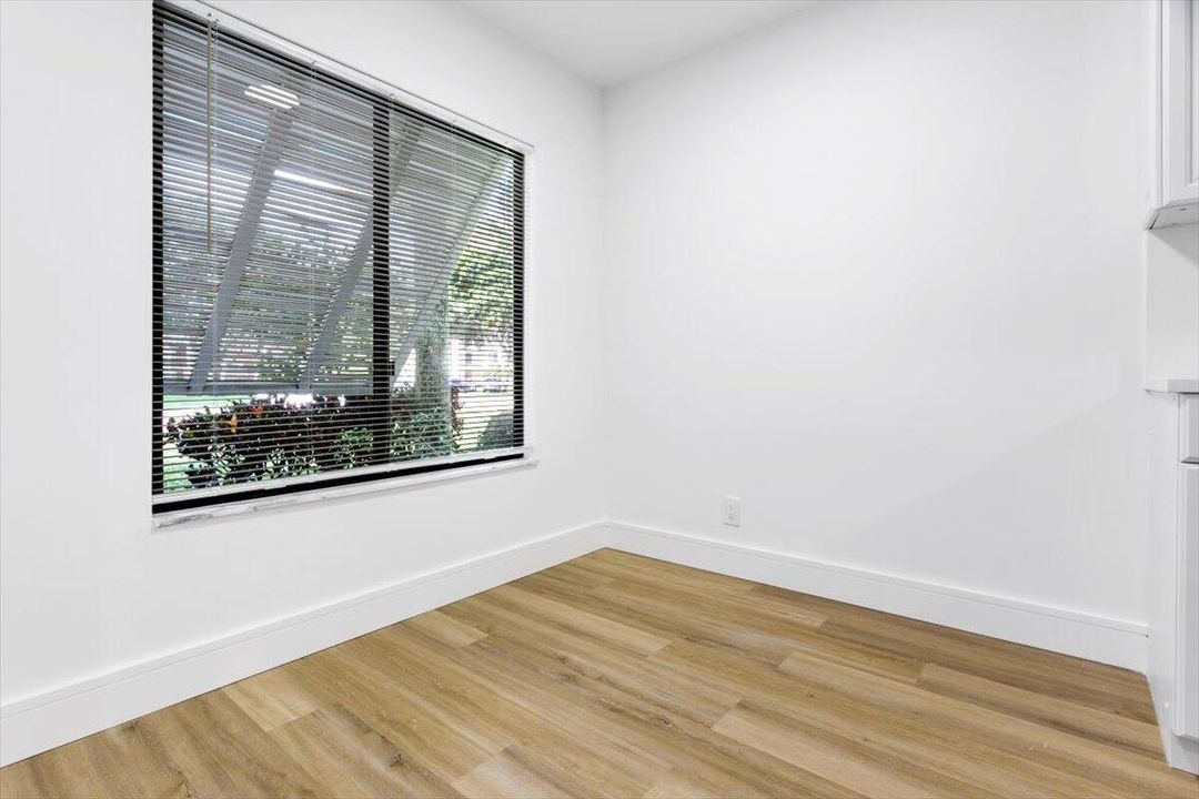 For Sale: $225,000 (2 beds, 2 baths, 1252 Square Feet)