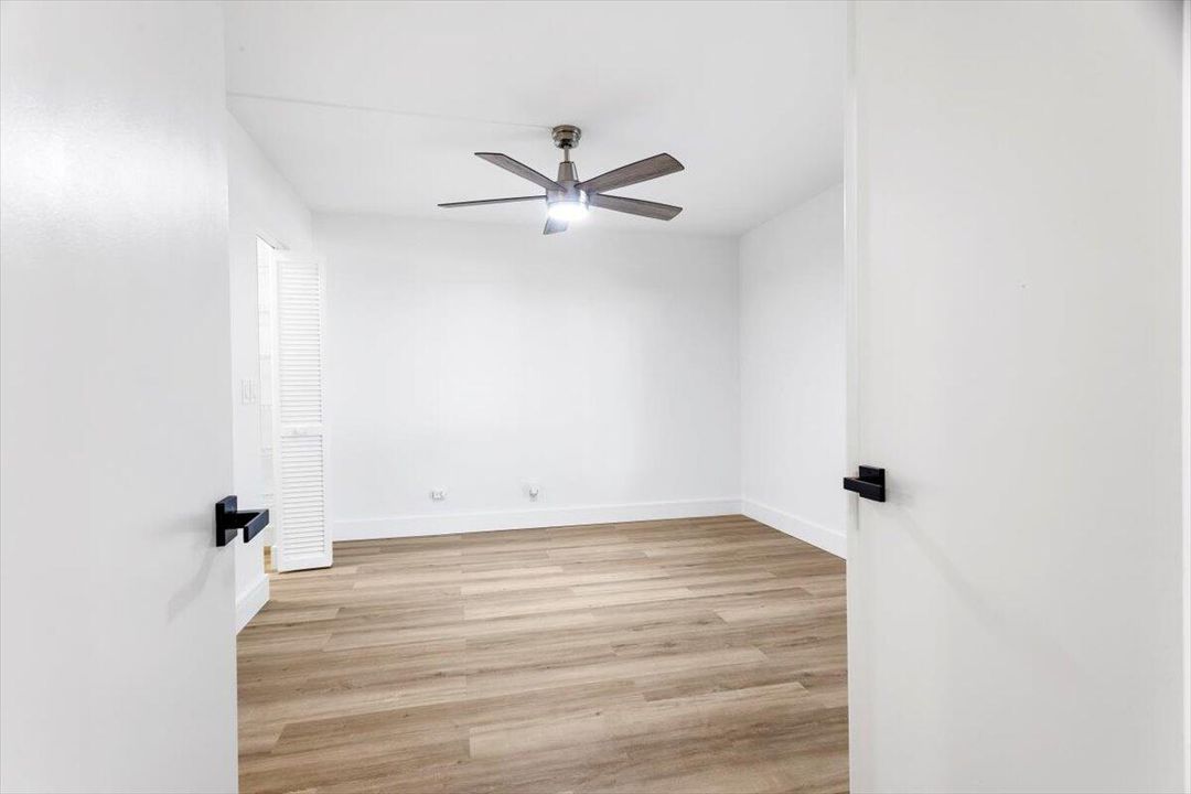 For Sale: $225,000 (2 beds, 2 baths, 1252 Square Feet)