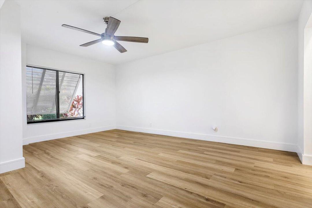 For Sale: $225,000 (2 beds, 2 baths, 1252 Square Feet)