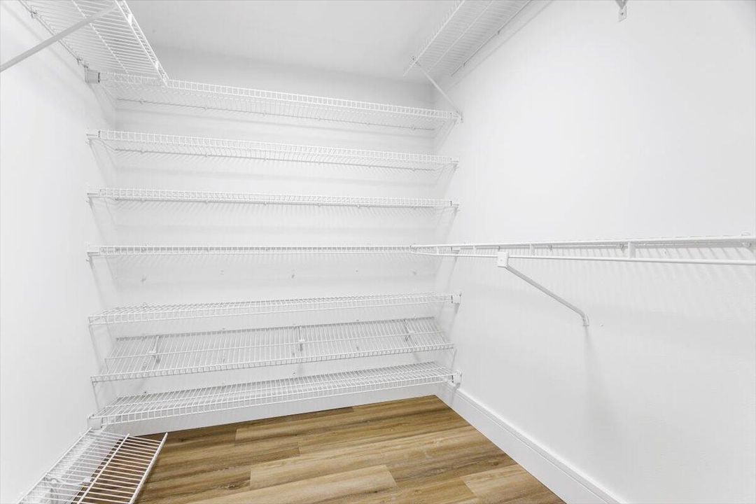 For Sale: $225,000 (2 beds, 2 baths, 1252 Square Feet)