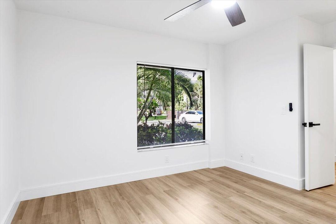 For Sale: $225,000 (2 beds, 2 baths, 1252 Square Feet)