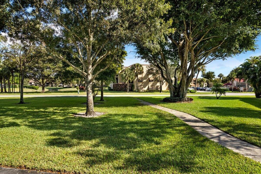 For Sale: $225,000 (2 beds, 2 baths, 1252 Square Feet)