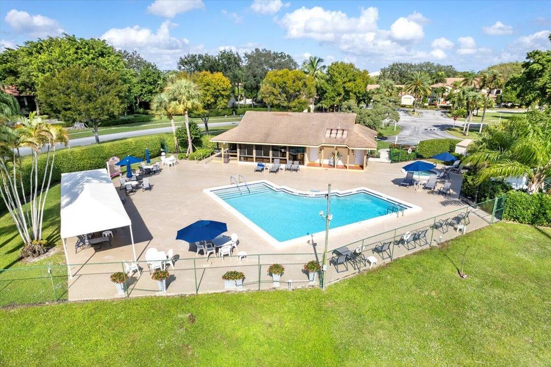 For Sale: $225,000 (2 beds, 2 baths, 1252 Square Feet)