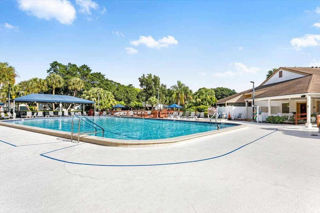 For Sale: $225,000 (2 beds, 2 baths, 1252 Square Feet)