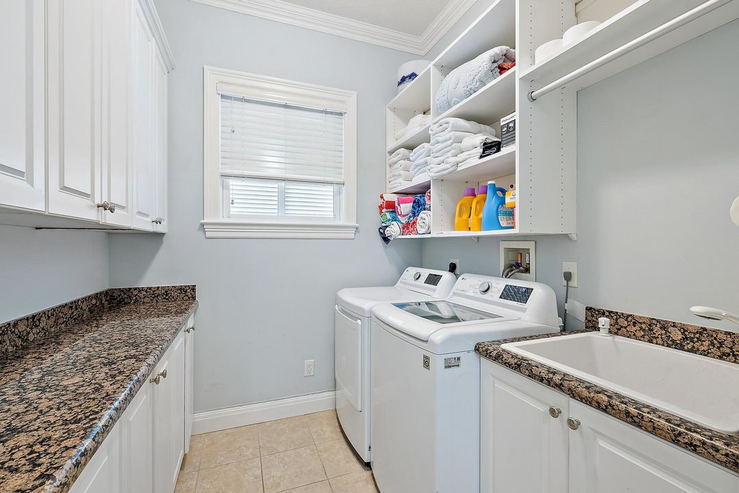 На продажу: $2,749,000 (3 спален, 3 ванн, 2773 Квадратных фут)