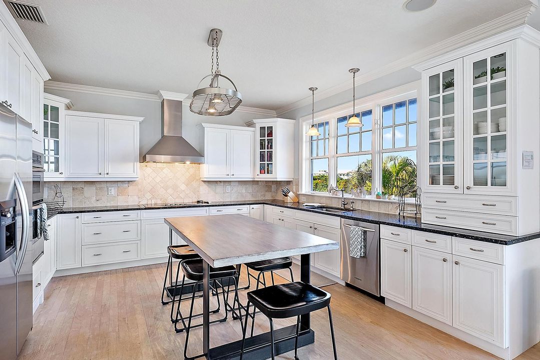 На продажу: $2,749,000 (3 спален, 3 ванн, 2773 Квадратных фут)