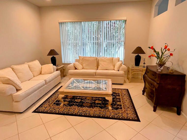 En Renta: $4,500 (3 camas, 2 baños, 2078 Pies cuadrados)