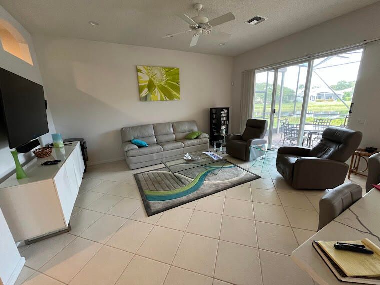 En Renta: $4,500 (3 camas, 2 baños, 2078 Pies cuadrados)