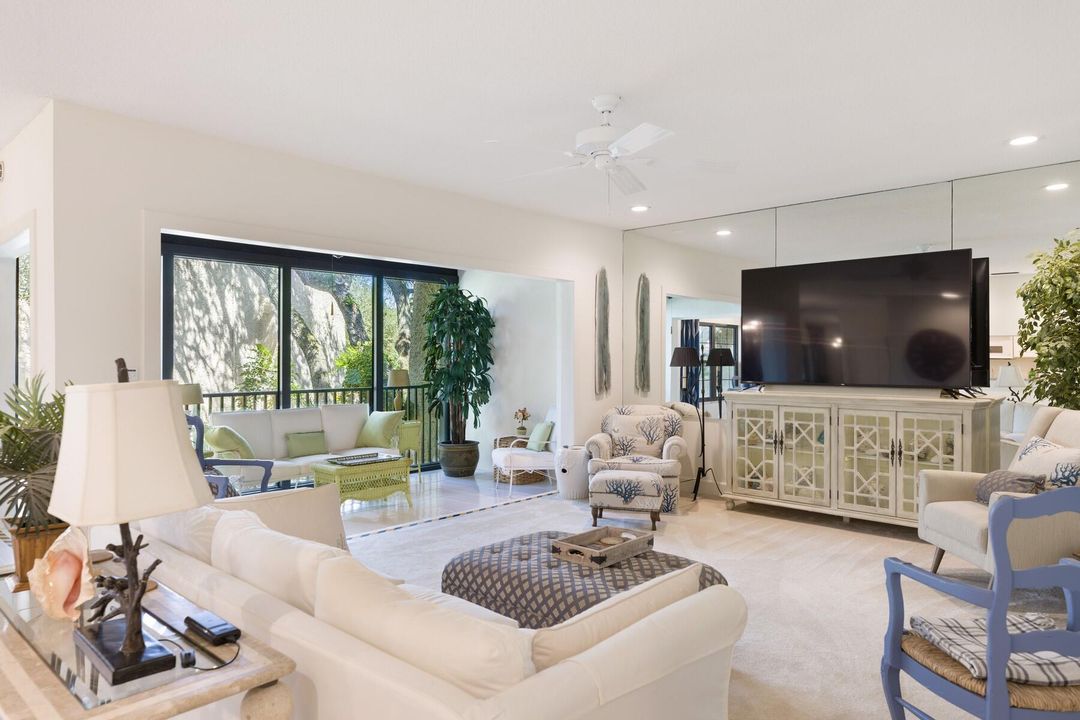 For Sale: $429,000 (2 beds, 2 baths, 1339 Square Feet)