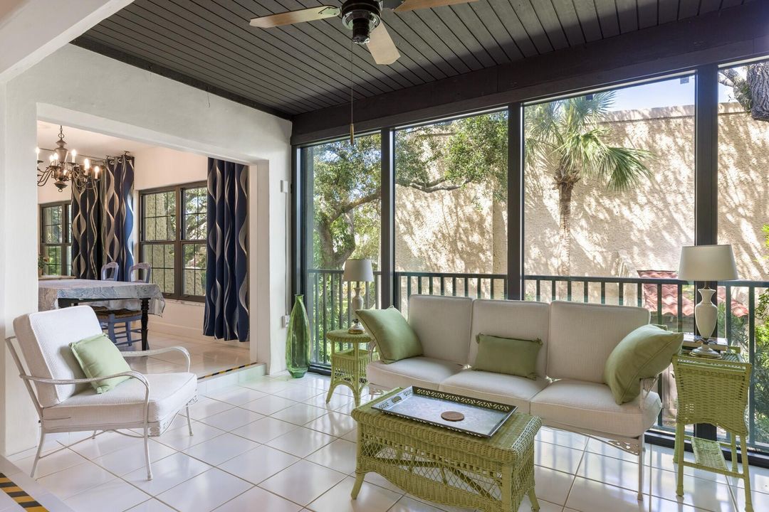 For Sale: $429,000 (2 beds, 2 baths, 1339 Square Feet)