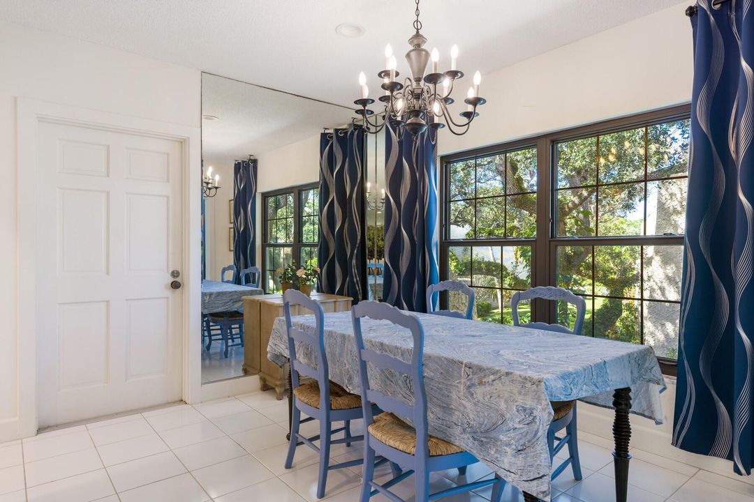 For Sale: $429,000 (2 beds, 2 baths, 1339 Square Feet)