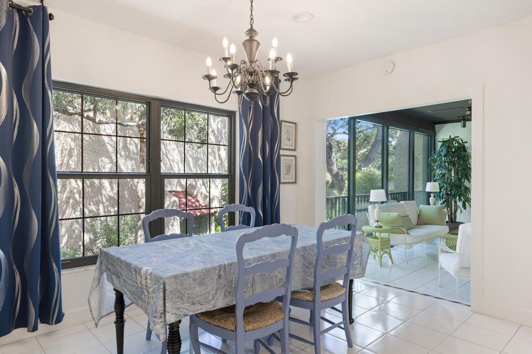 For Sale: $429,000 (2 beds, 2 baths, 1339 Square Feet)