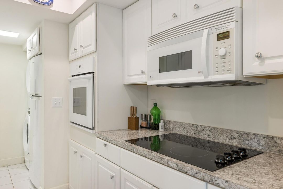 For Sale: $429,000 (2 beds, 2 baths, 1339 Square Feet)
