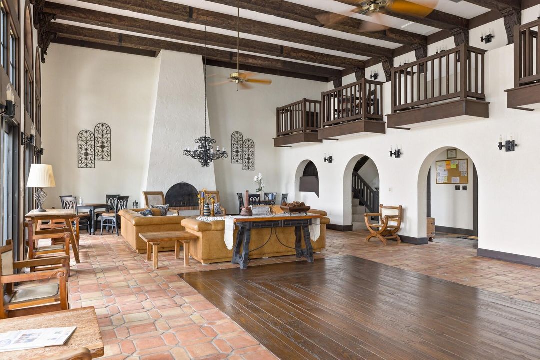 For Sale: $429,000 (2 beds, 2 baths, 1339 Square Feet)