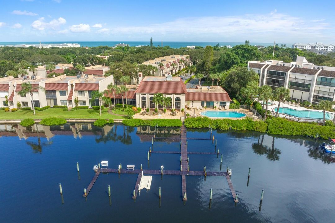 For Sale: $429,000 (2 beds, 2 baths, 1339 Square Feet)