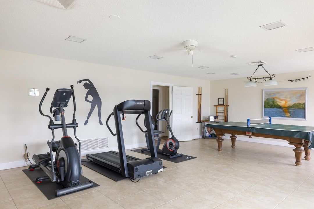 For Sale: $429,000 (2 beds, 2 baths, 1339 Square Feet)